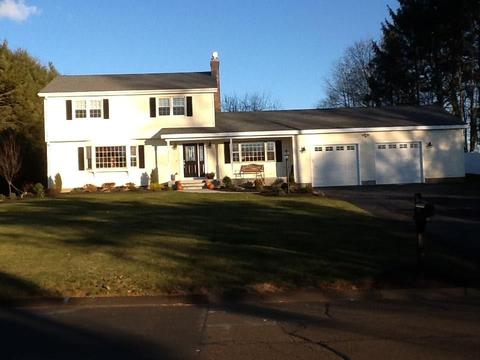 52 Drazen Dr, North Haven, CT 06473 photo 1