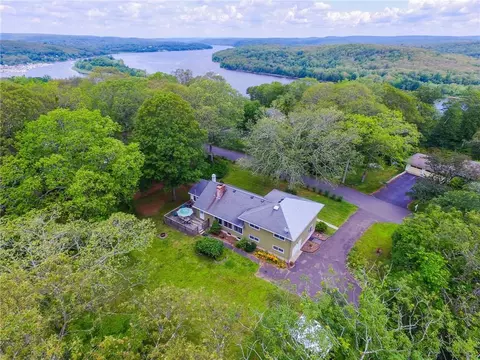33 Lobb Ln, Deep River, CT 06417 photo 1