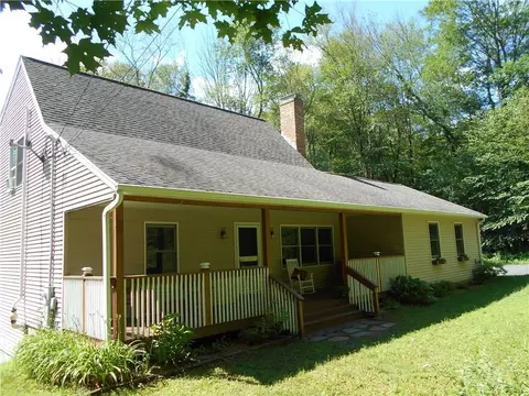 47 Lacey Rd, Bethany, CT 06524 photo 1