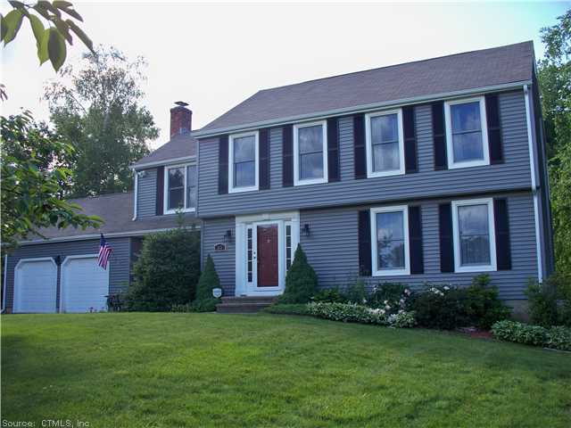 33 Buttonwood Cir, Wallingford, CT 06492 photo 1