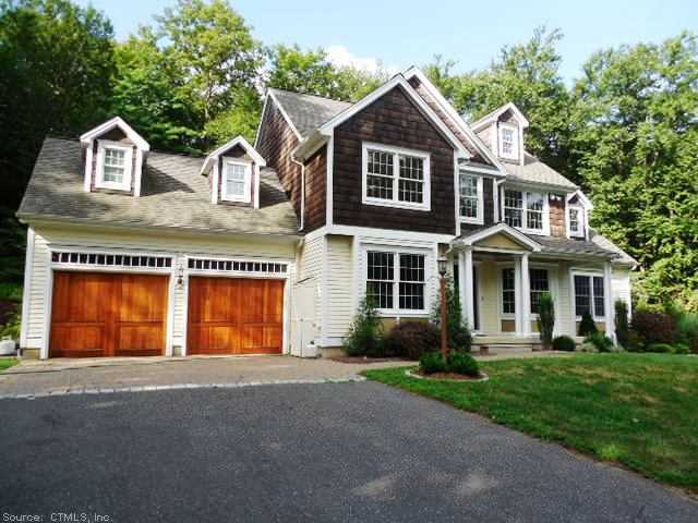 10 Bachelor Oak Rd, Bethany, CT 06524 photo 1