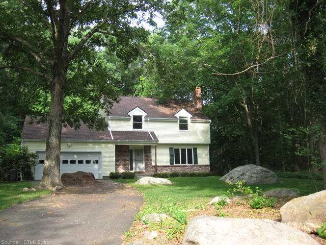 4 Devonshire Dr, Gales Ferry, CT 06335 photo 1