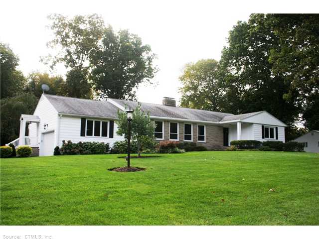 20 Pryde Dr, Orange, CT 06477 photo 1