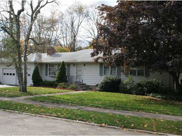60 Lucien Dr, Hamden, CT 06518 photo 1