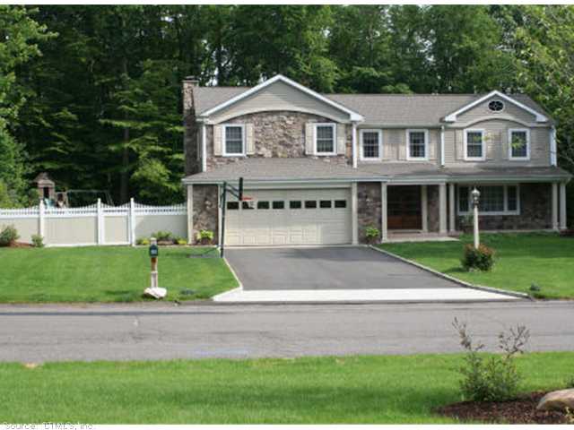 252 Currier Dr, Orange, CT 06477 photo 1