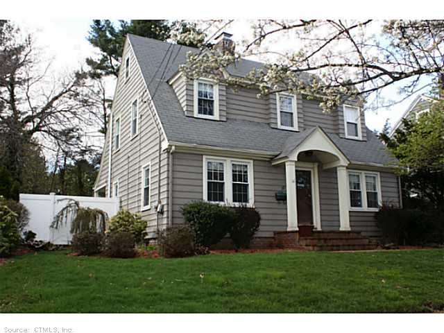 39 Dawes Ave, Hamden, CT 06517 photo 1