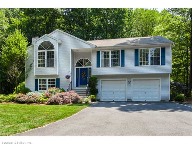 165 Riggs Rd, Orange, CT 06477 photo 1