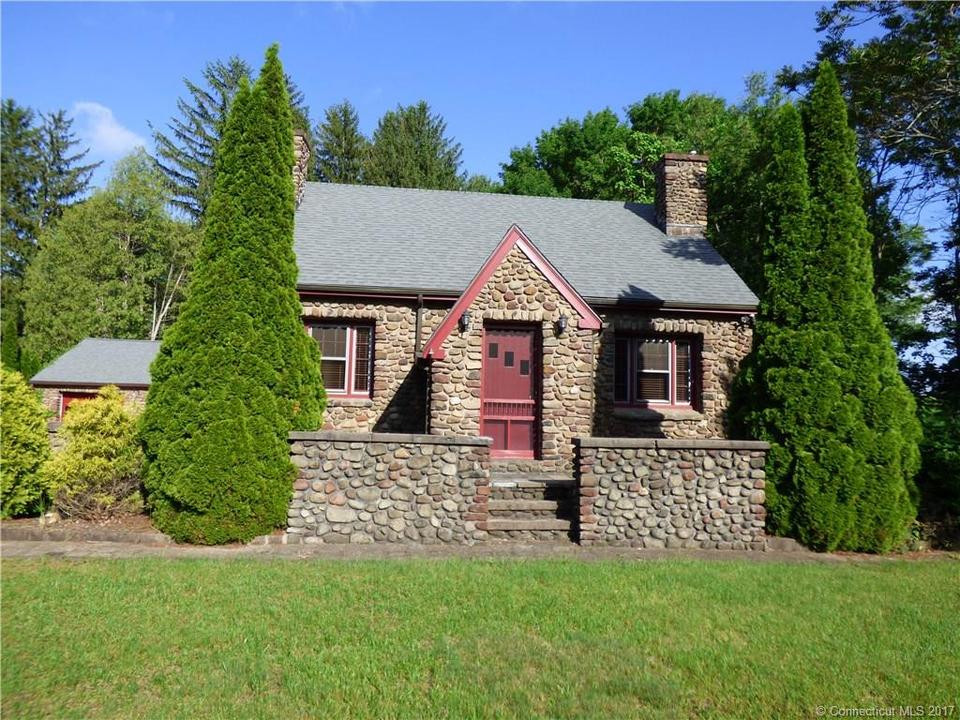 717 Old Turnpike Rd, Plantsville, CT 06479