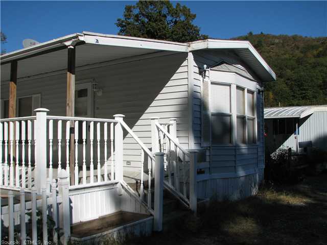 16 1st St, Beacon Falls, CT 06403 photo 1