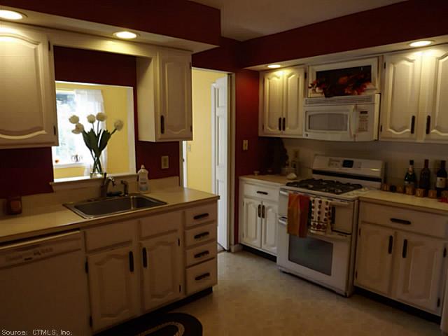 204 Windgate #c, Monroe, CT 06468 photo 1