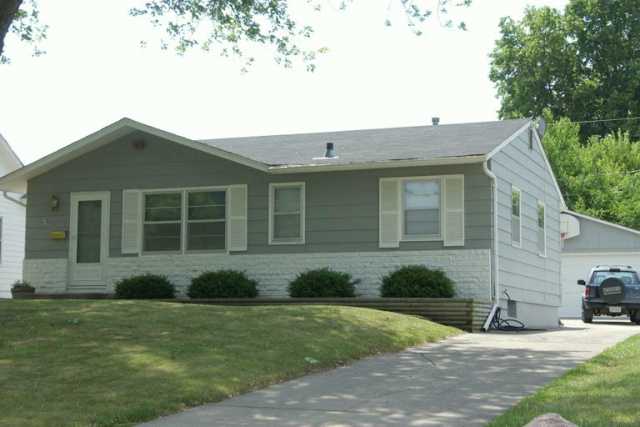2416 36th St, Des Moines, IA 50310 photo 1