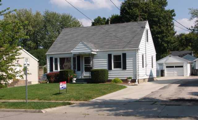 3211 Wright St, Des Moines, IA 50316 photo 1