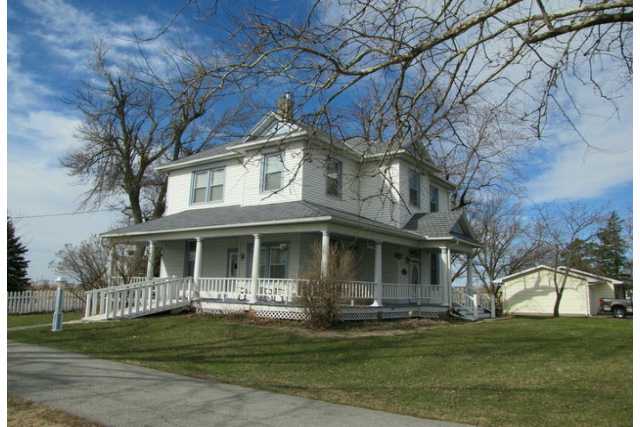 208 SW 7th St, Stuart, IA 50250 photo 1