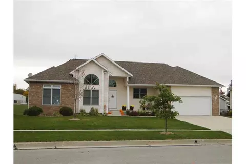 2311 Suncrest Dr, Ames, IA 50014 photo 1