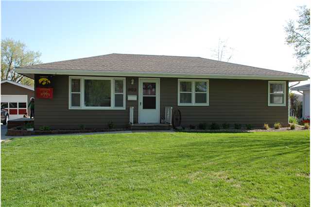 902 W South St, Winterset, IA 50273 photo 1