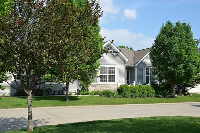 3815 127th St, Urbandale, IA 50323 photo 1