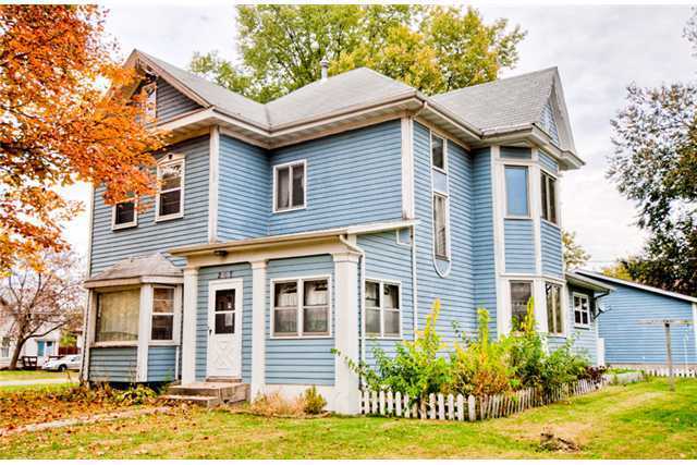 207 N Monroe St, Prairie City, IA 50228 photo 1