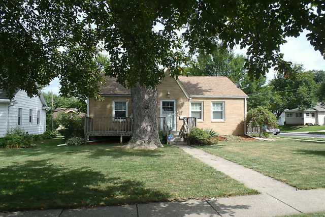 2501 40th Pl, Des Moines, IA 50310 photo 1