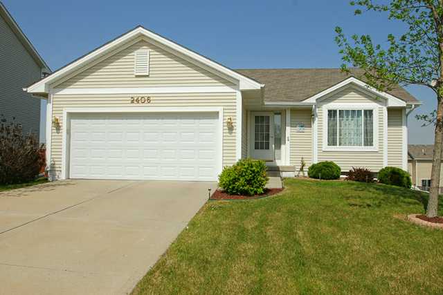 2406 E Meadow Ln, Des Moines, IA 50320 photo 1