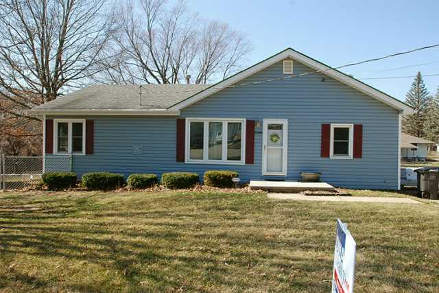 2108 E 40th Ct, Des Moines, IA 50317 photo 1