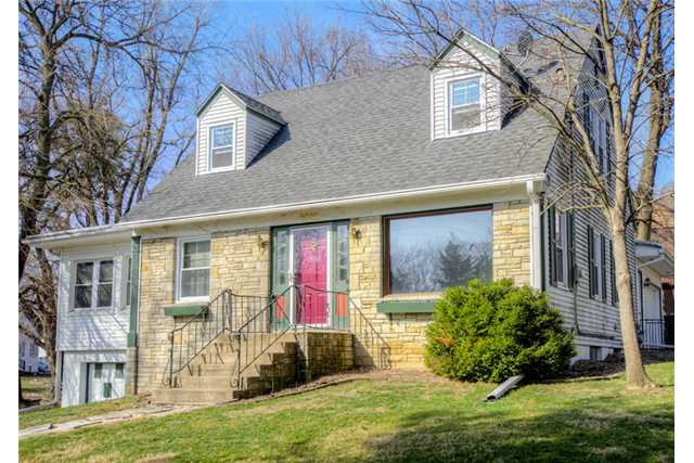 4038 Ashby Ave, Des Moines, IA 50310 photo 1