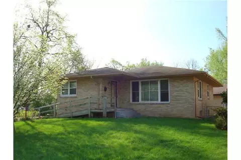 609 Hull Ave, Des Moines, IA 50313 photo 1