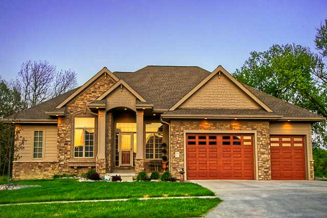 4111 138th St, Urbandale, IA 50323 photo 1