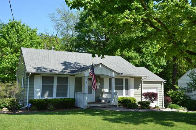 2629 38th St, Des Moines, IA 50310 photo 1