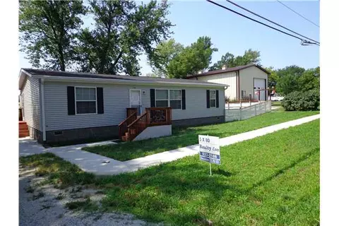 408 NE Second St, Stuart, IA 50250 photo 1