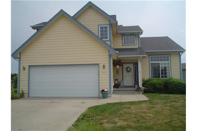607 6th Ct NW, Bondurant, IA 50035 photo 1