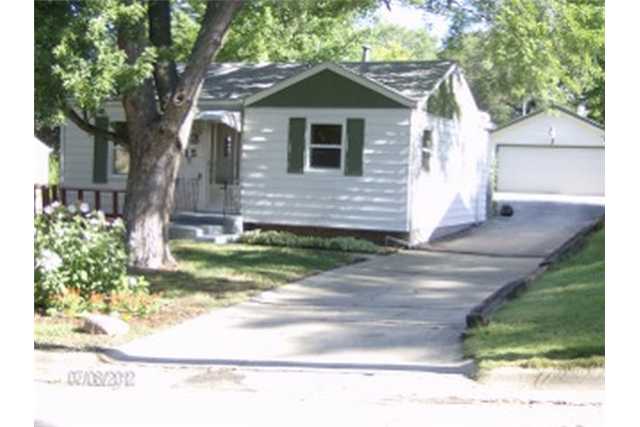 1415 Oak Park Ave, Des Moines, IA 50313 photo 1