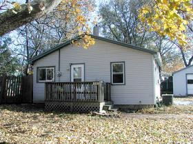 2215 E 40th Ct, Des Moines, IA 50317 photo 1