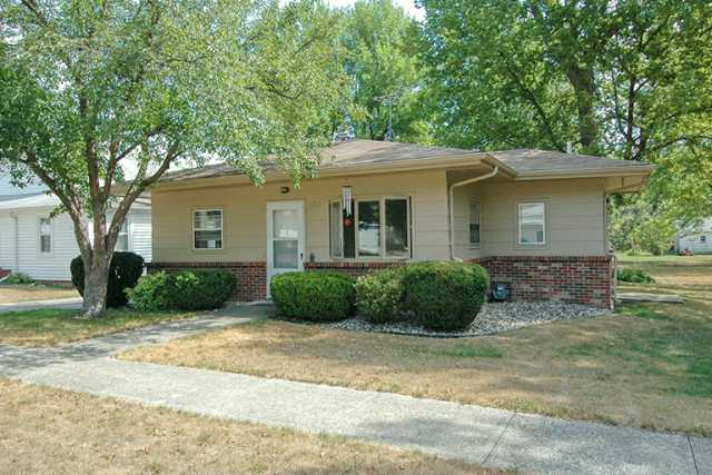 808 Grant St, Redfield, IA 50233 photo 1