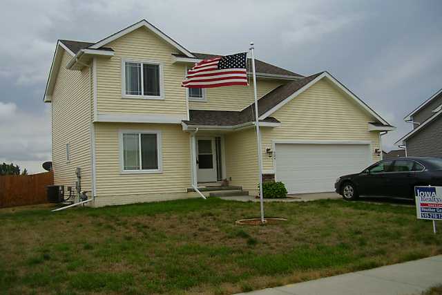 504 NW 10th Cir, Grimes, IA 50111 photo 1