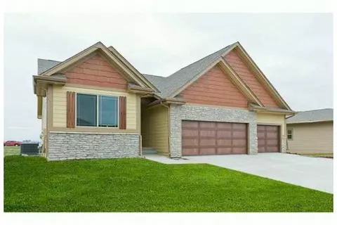 16457 Maple St, Clive, IA 50325 photo 1