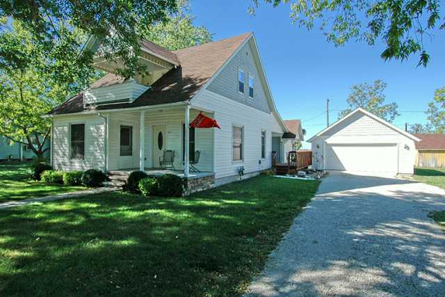 617 Washington St, Dexter, IA 50070 photo 1