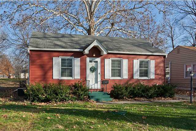 2319 51st St, Des Moines, IA 50310 photo 1
