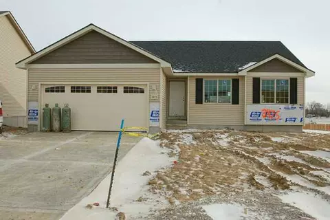 3475 Baxter Cir, Clive, IA 50325 photo 1