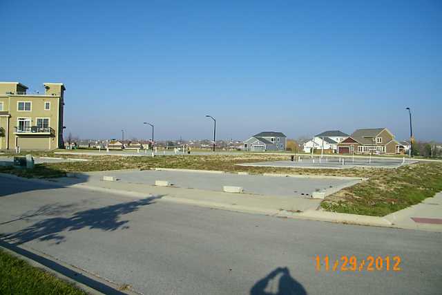 5590 S Prairie View Dr #202, West Des Moines, IA 50266 photo 1