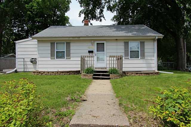1248 E 30th St, Des Moines, IA 50317 photo 1