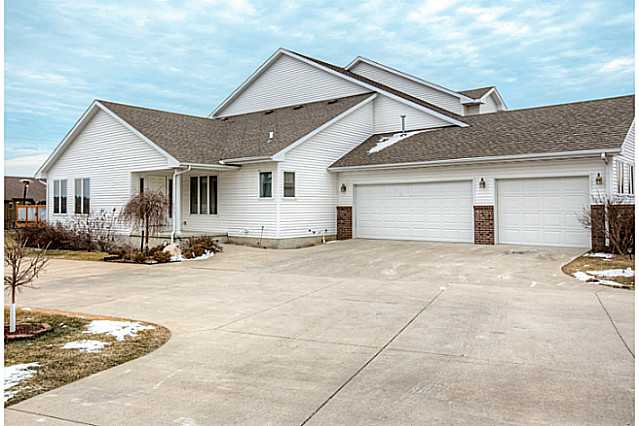 4840 Pinehurst Ct, Pleasant Hill, IA 50327 photo 1