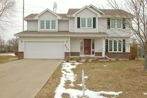 8905 Ridgeview Dr, Johnston, IA 50131 photo 1