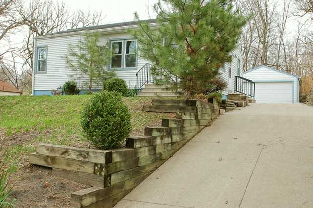 1325 E 33rd Ct, Des Moines, IA 50317 photo 1