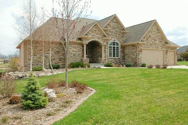 1402 Oakwood Dr, Polk City, IA 50226 photo 1