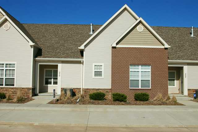 216 Cambridge Dr, West Des Moines, IA 50266 photo 1