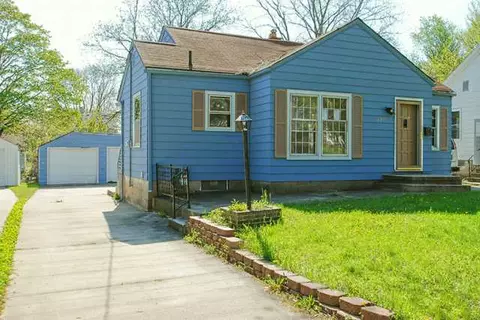 3301 E 9th St, Des Moines, IA 50316 photo 1