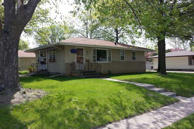 4115 E 10th St, Des Moines, IA 50313 photo 1