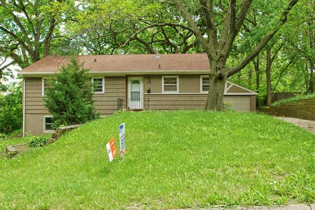 2107 27th St, Des Moines, IA 50310 photo 1