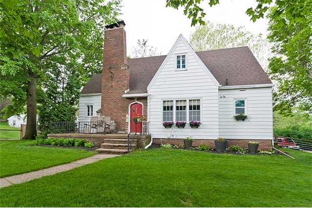 2826 SW 12th St, Des Moines, IA 50315 photo 1