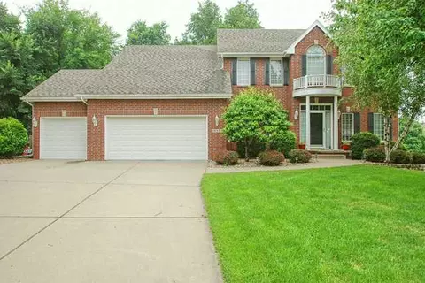 14331 Forest Ct, Clive, IA 50325 photo 1